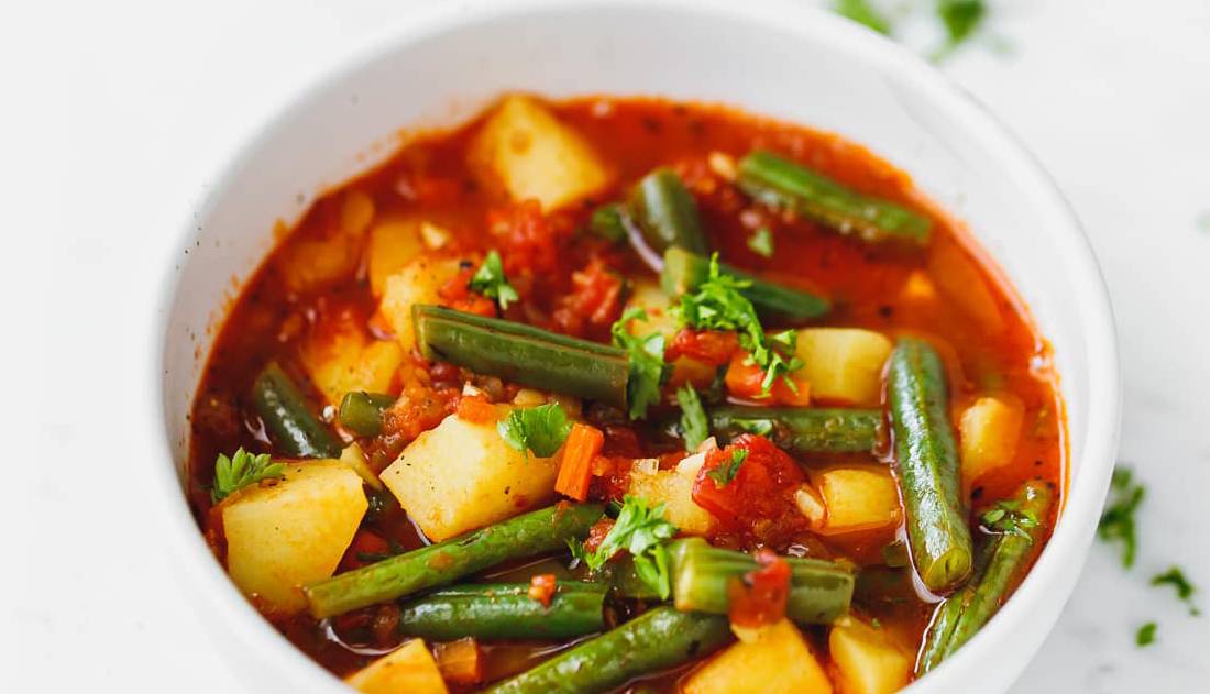 دستور پخت «خوراک لوبیا سبز» خوشمزه بدون گوشت