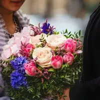  گل به عنوان هدیه خانوم ها را واقعا خوشحال می کند؟