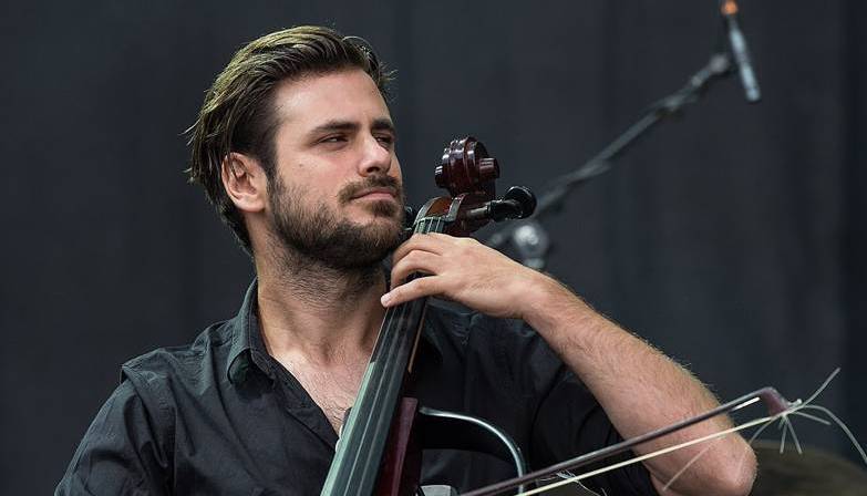 موزیک ویدئوی ” Nocturne in Sharp Minor ” از استپان هاوزر