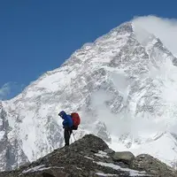 پزشک فعال طب ارتفاع، قله اورست را فتح کرد