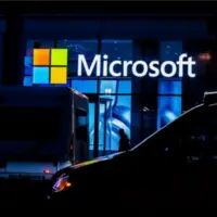 مایکروسافت برای حفظ کارمندانش حقوق و پاداش را افزایش می‌دهد