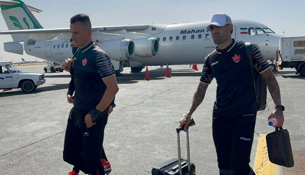 پرسپولیسیها با چهرههای یخی در تبریز پرسپولیسیها با چهرههای یخی در تبریز