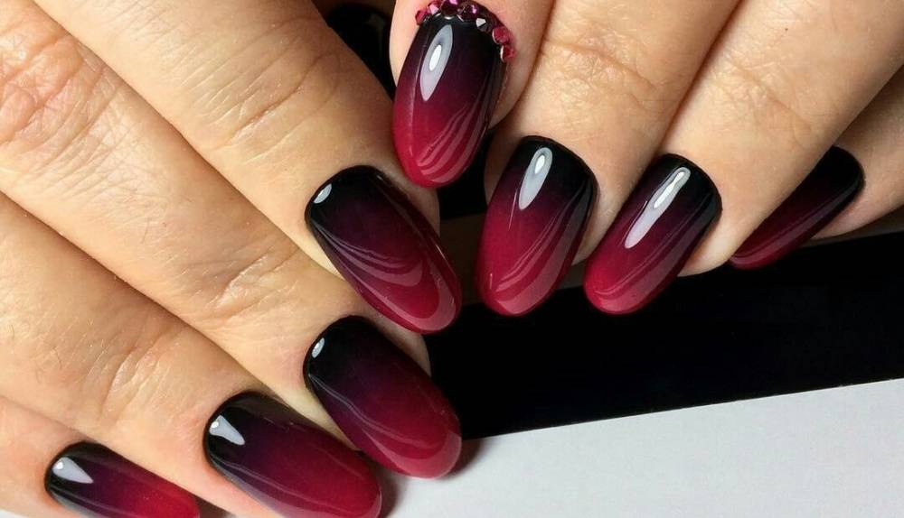 روش طراحی ناخن زرشکی با تکنیک آمبره