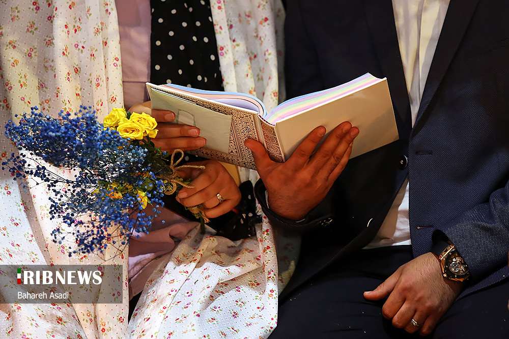 عکس/ مراسم اهدای جهیزیه به ۷۲ زوج جوان در تهران