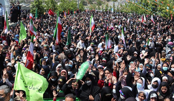 اجرای سرود ۱۰ هزار نفری «سلام فرمانده» در پردیس