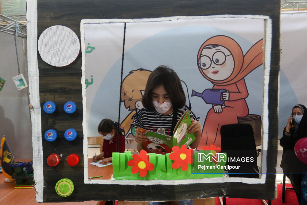 عکس/ حضور کودکان در سی و سومین نمایشگاه کتاب تهران