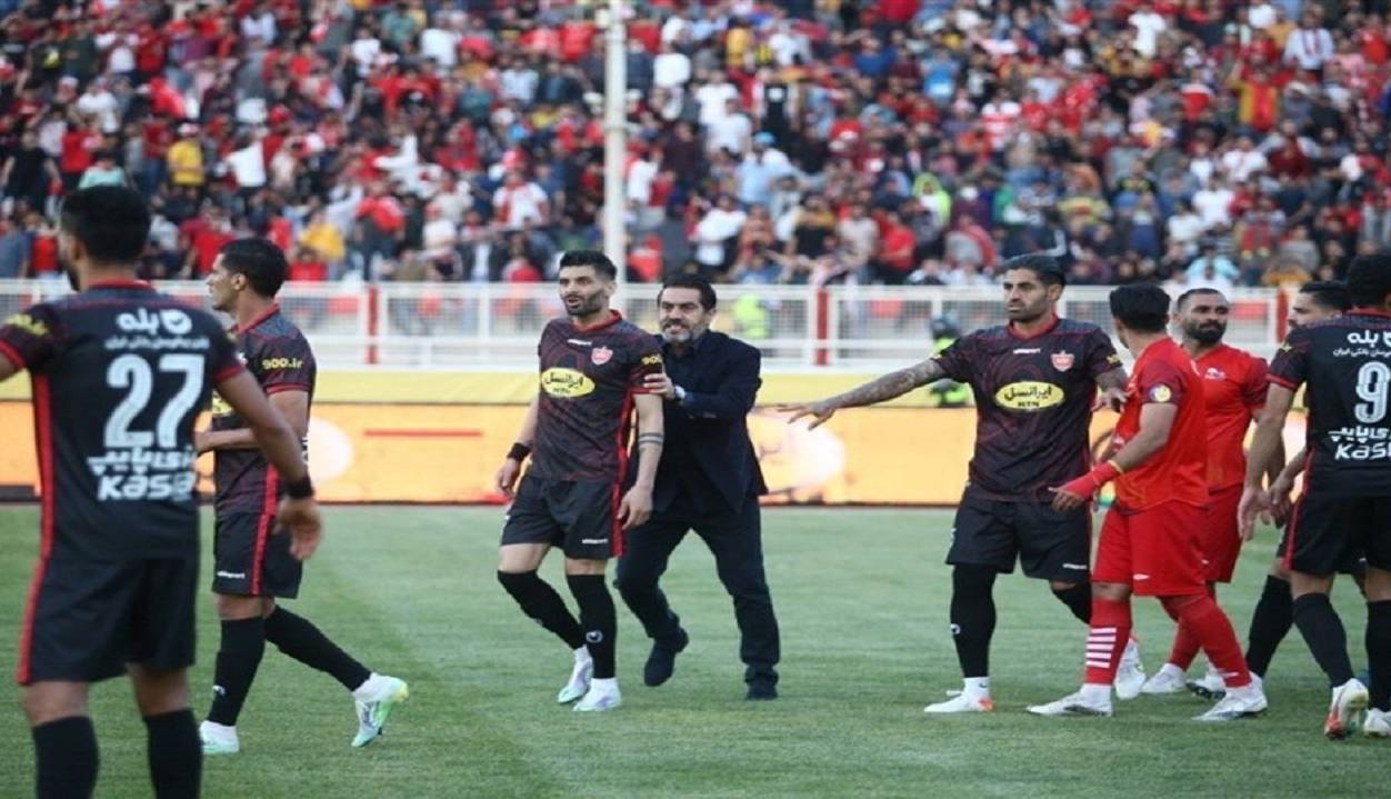 مناظره جنجالی مدیران تراکتور و پرسپولیس روی آنتن زنده مناظره جنجالی مدیران تراکتور و پرسپولیس روی آنتن زنده