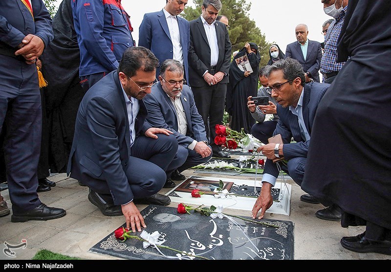عکس/ گلباران قطعه بخشندگان زندگی در مشهد