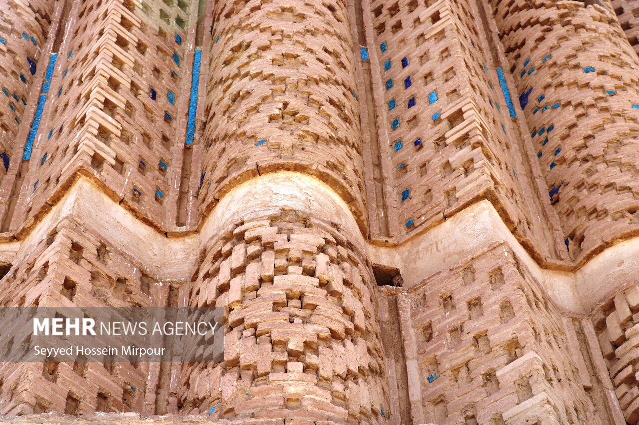 برج تاریخی علی آباد کشمر بردسکن