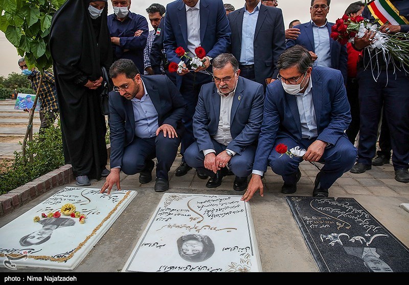 عکس/ گلباران قطعه بخشندگان زندگی در مشهد