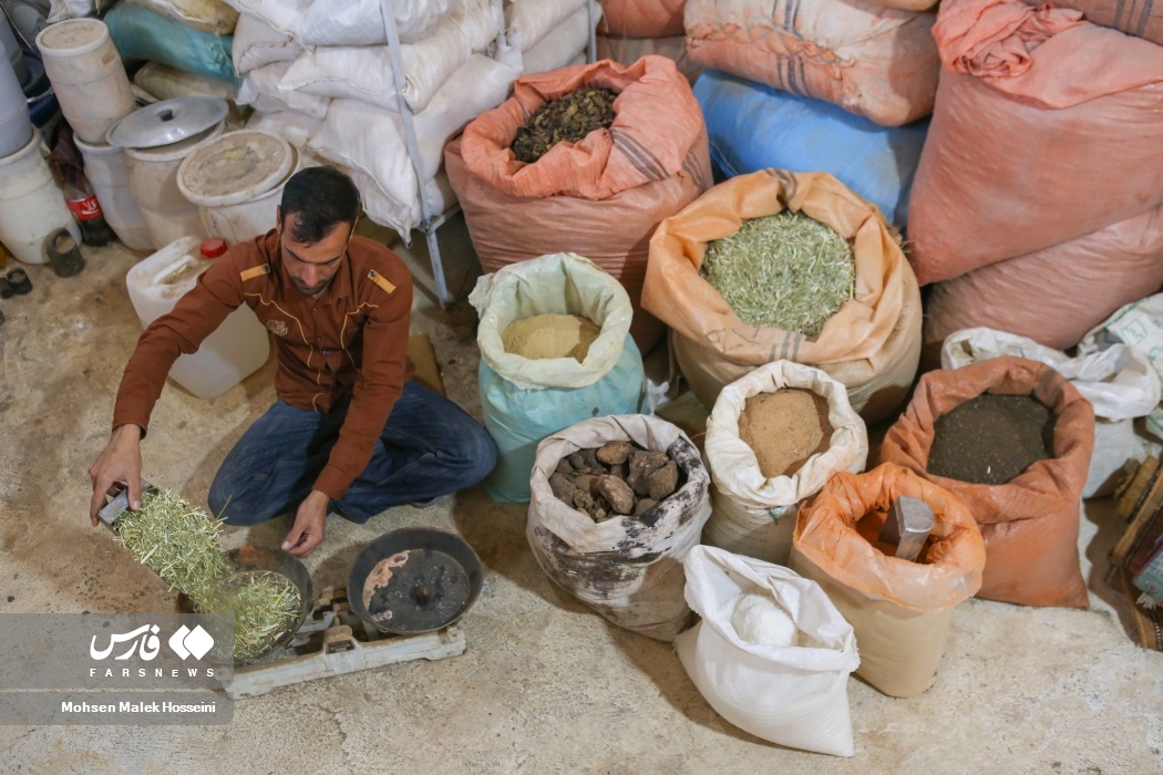 کارگاه رنگرزی سنتی فرش دستباف