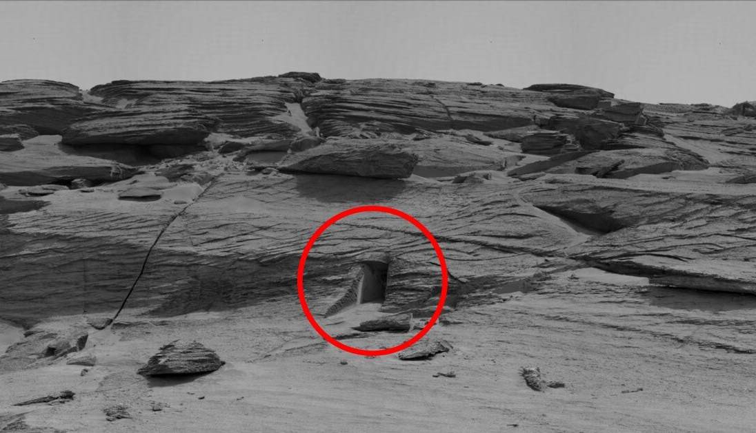 ناسا ساختار درمانند کوچک مریخی را «درِ سگی» نامگذاری کرد