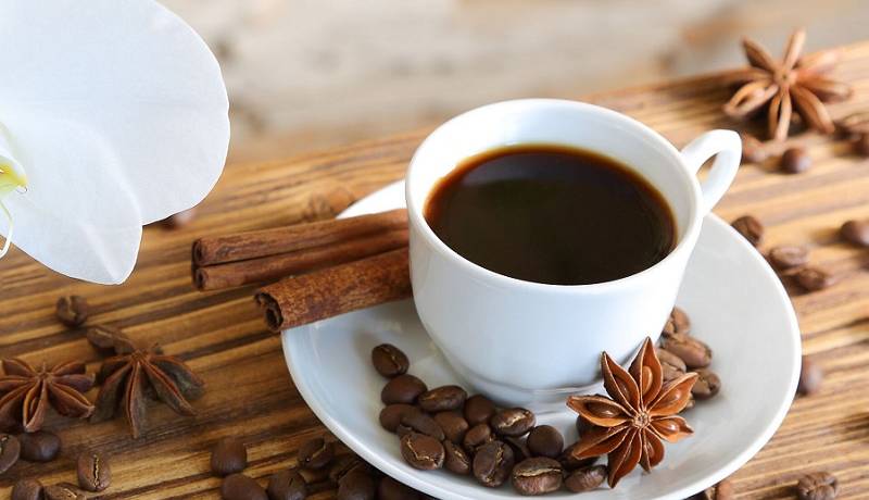 نوشیدن قهوه در حالت ناشتا؛ مفید یا مضر؟  