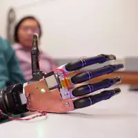 ساخت دست رباتیکی که با ذهن قابل کنترل است 