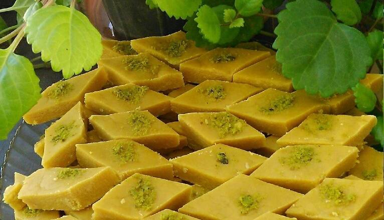 طرز تهیه «دست حلوا» خوشمزه به روش سنتی گیلانی