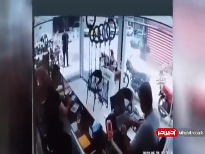 اولین ویدئو از نمای نزدیک لحظه فرو ریختن متروپل آبادان