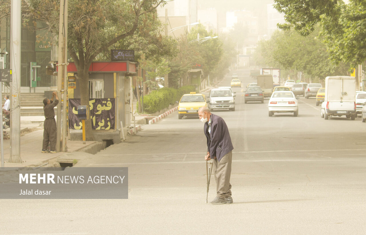 عکس/ گرد و خاک نفس کشیدن را بر سنندجی ها تنگ کرد