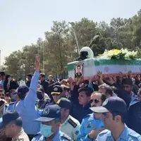 گوشه‌هایی از مراسم تشییع پیکرهای شهدای حادثه سقوط جنگنده در انارک