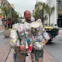 لباسی که از ۳۰ روز زباله ساخته شده است