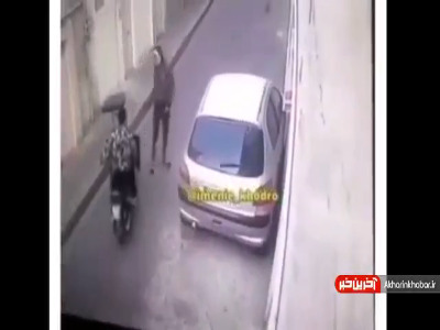 لحظه سقوط آزاد صاحب خودرو از پشت‌بام به زمین برای فراری دادن سارقین