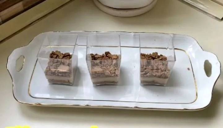 این دسر تو پنج دقیقه فقط با چهار قلم مواد آمادست