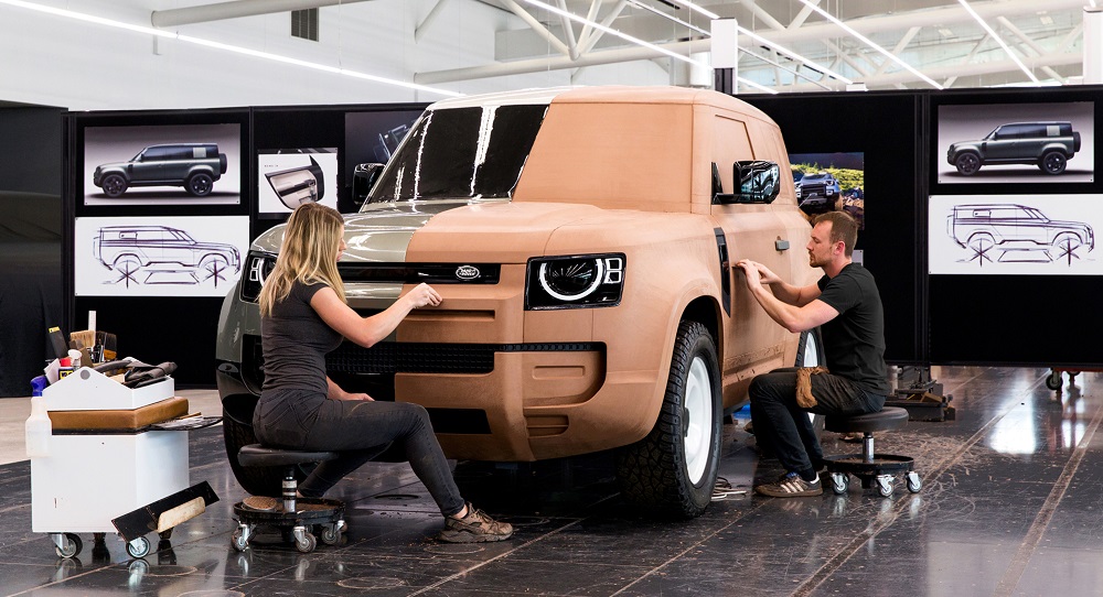 چرا خودروسازان در عصر دیجیتال همچنان از مدل‌های گِلی استفاده می‌کنند؟