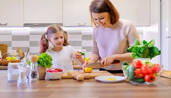 چگونه عادات غذایی صحیح را در کودکمان ایجاد کنیم؟