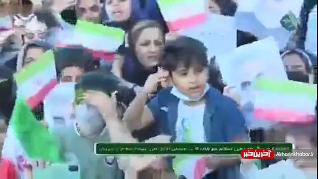 اجرای باشکوه سرود «سلام فرمانده» توسط دهه نودی‌های کرمانی