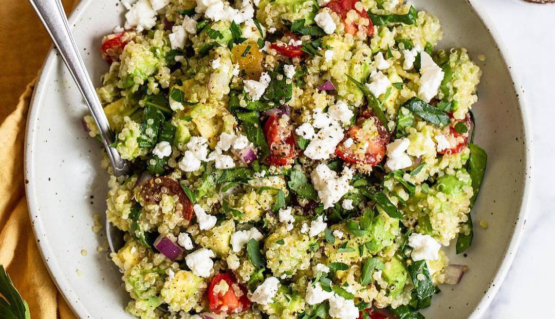 «سالاد کینوا» پرانرژی را به روش مستر تابه درست کنید