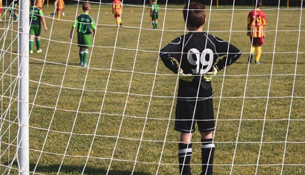 جلوگیری از بروز مشکلات روانی در کودکان با ورزشهای تیمی