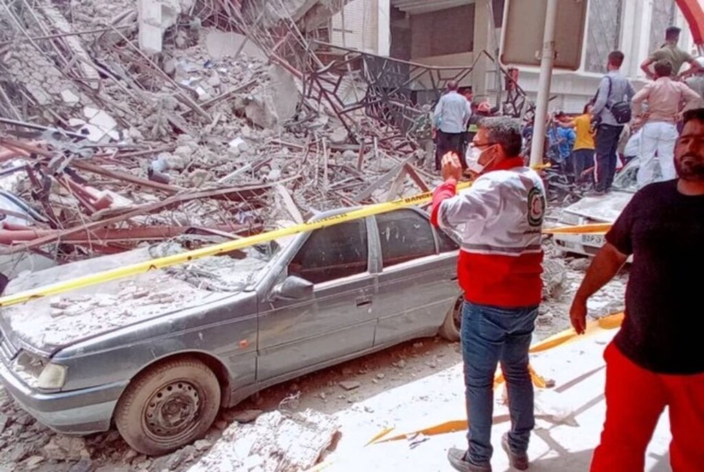 خودرو‌هایی که در کمال ناباوری از حادثه متروپل جان سالم به در بردند!