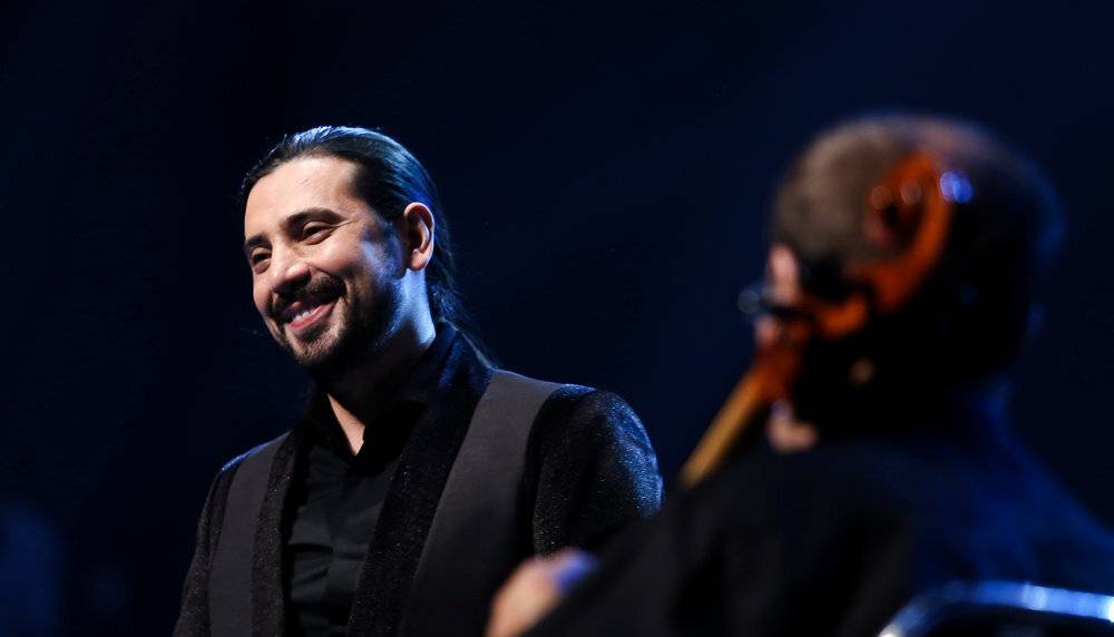 اکران اولین تجربه بازیگری امیر عباس گلاب آغاز شد