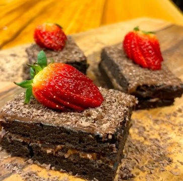 دستور پخت فوری «کیک تابه ای» برای عاشقان شکلات