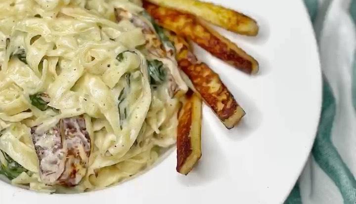 پاستا با پنیر کبابی و اسفناج