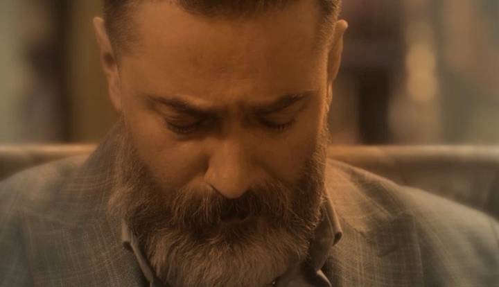 هنوز نفس بابام توشه، بیست سال تو این سوت فوت کرد و زجر کشید‌