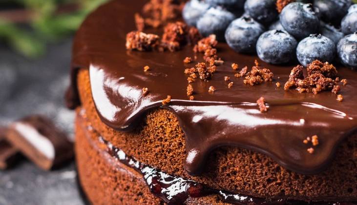 دستور پخت «کیک شکلاتی» فوری برای عصرانه