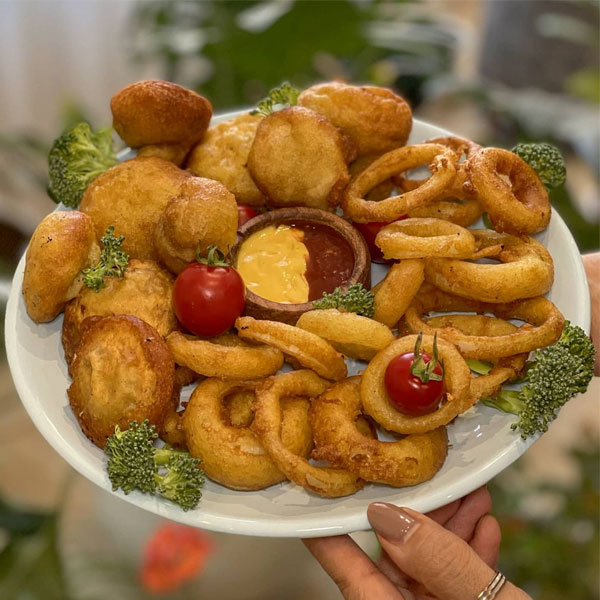 ترفند تهیه «قارچ و پیاز سوخاری» ترد و خوشمزه