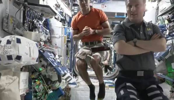 وقتی ایستگاه فضایی تغییر مدار می دهد