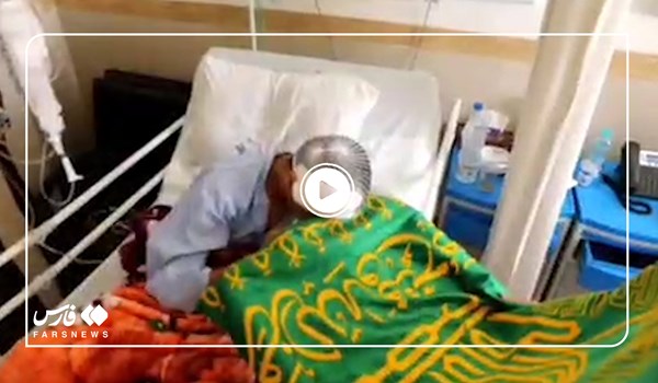 عیادت با پرچم متبرک حرم مطهر از مصدومان حادثه قطار مشهد ـ یزد