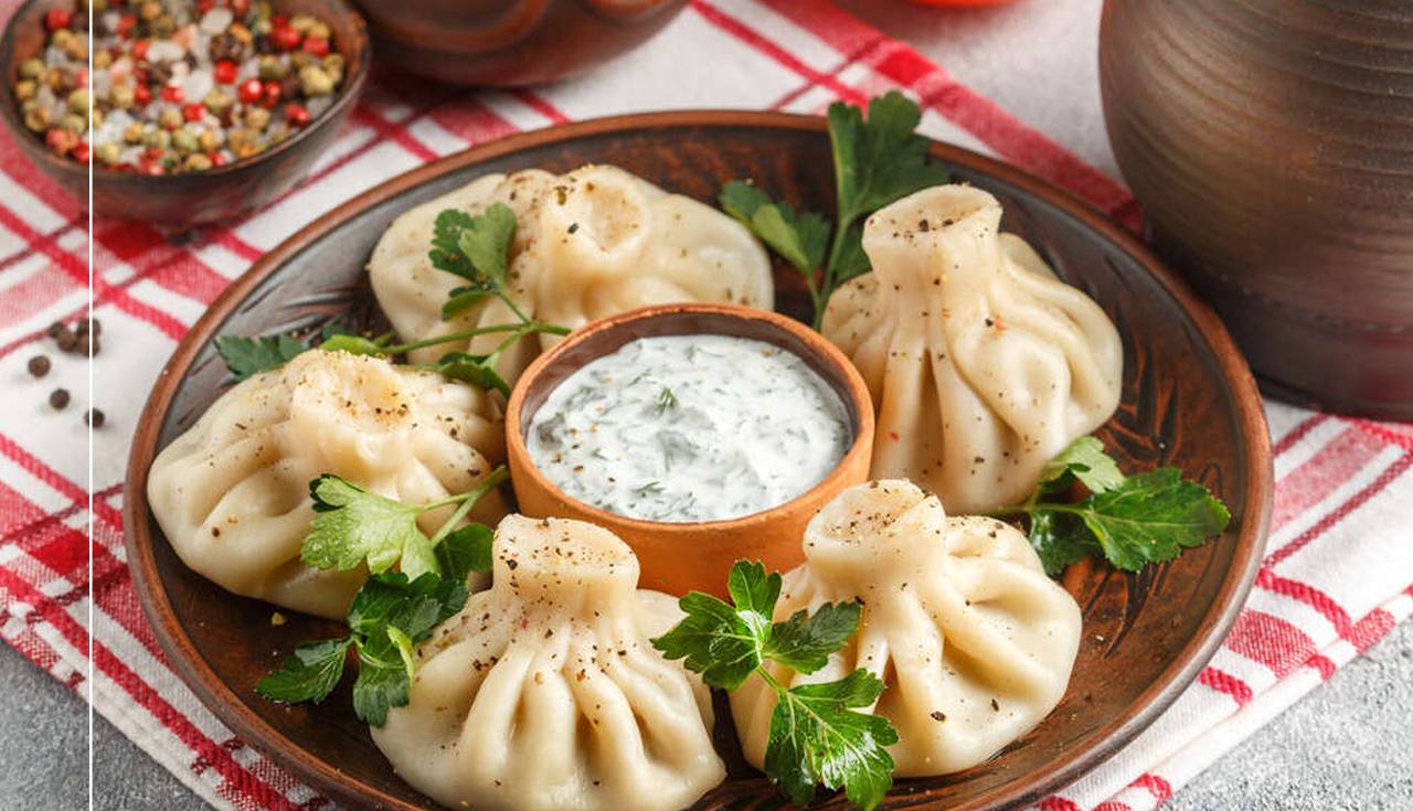 آموزش مرحله به مرحله «خینگالی» غذای محبوب گرجستانی