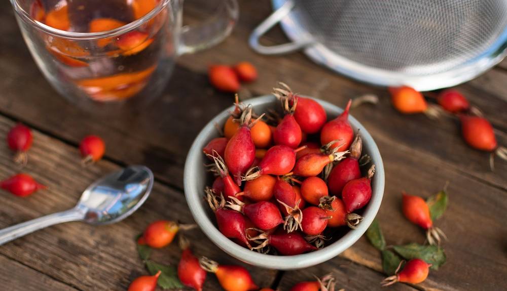 روغن رزهیپ و 7 اثر چشمگیر برای پوست