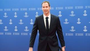 از کنار تلفنم تکان نمی‌خورم!