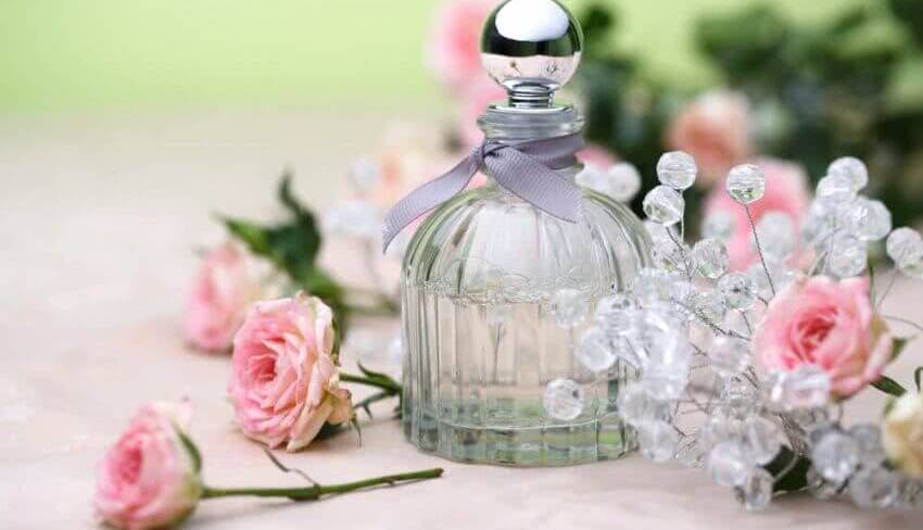 با این دو ماده خانگی عطر مخصوص خودتان را تهیه کنید