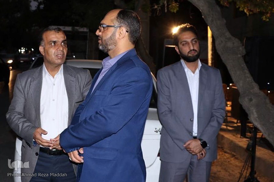 رونمایی از تابلوهای مزین به نام و تصاویر شهدا در شیراز