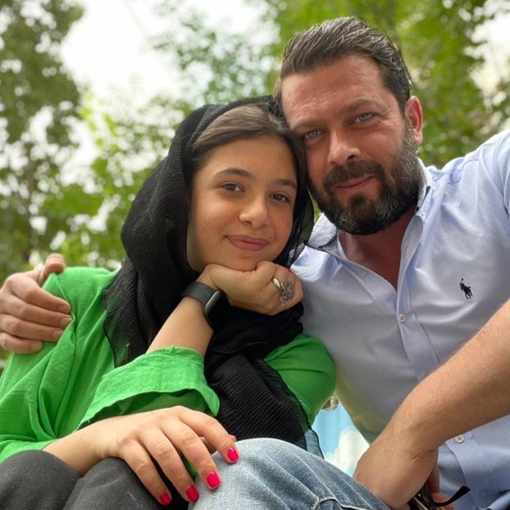 چهره ها/ عکس پدر دختری پژمان بازغی و نفسش