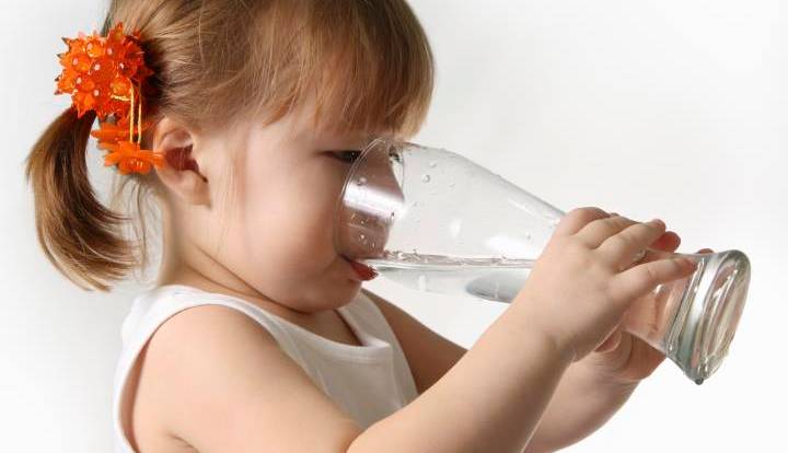 تابستان و لزوم نوشیدن آب