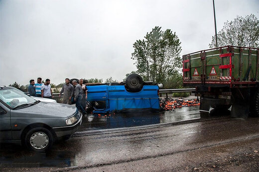 چپ کردن نیسان با بار طالبی