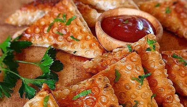 «سمبوسه» یک شام فوری محبوب بچه ها