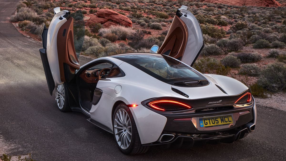بررسی ابرخودروی جذاب مک‌لارن در یک دقیقه