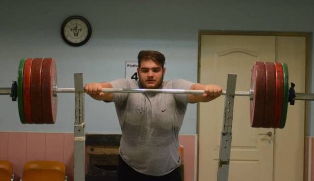 کسی که برای ایران افتخارآفرینی میکند شورشی است؟! کسی که برای ایران افتخارآفرینی میکند شورشی است؟!